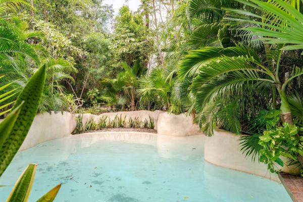 Na zdjęciu widoczny jest obiekt Refugio de Lujo en Tulum położony w mieście Tulum.