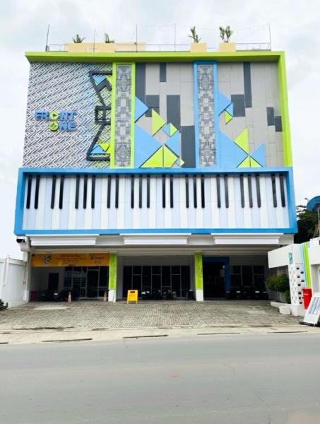 На фото показан объект Front One Budget Waena Abepura, расположенный в городе Abepura.