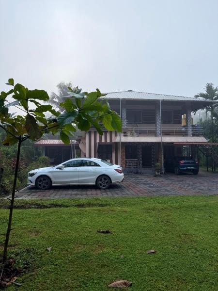 Na fotografii je vidět objekt Finer Things Retreat, Shivalli Homestay Dharmasthala -KSTDC Approved nacházející se ve městě Chārmādi.