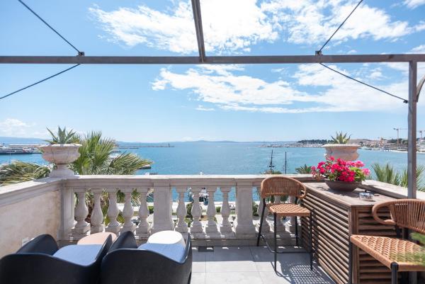 En la foto se muestra el objeto Riva Luxury Suites ubicado en la ciudad de Split.