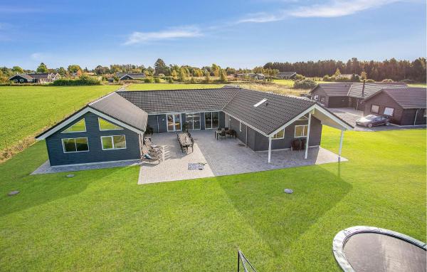 Stunning Home In Stege With Sauna - Dinamarca