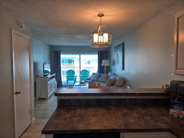 Top Floor Beachside Condo In Gulf Shores Sleeps 6 - Gulf Shores, AL