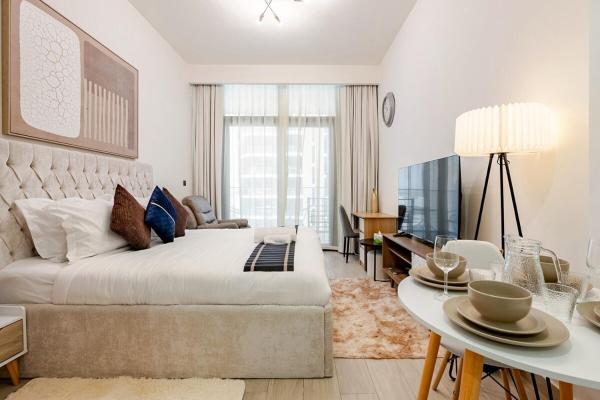 A la foto es mostra l'objecte Ramaira Homes Azizi Riviera 26 by Vacay Xeal situat a la ciutat de Dubai.