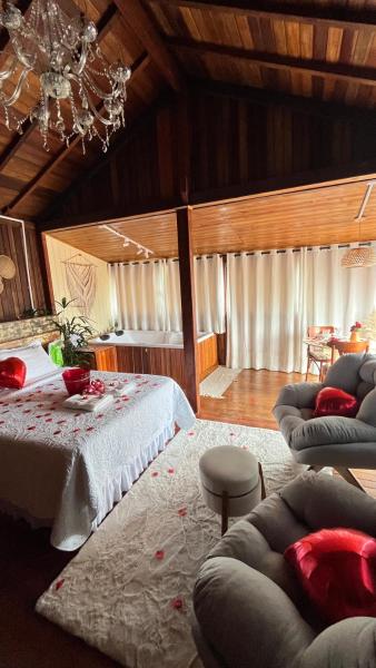 På billedet ses objektet Cabana com banheira de Hidro e vista para o mar, privativa e tranquila localização excelente beliggende i byen Florianópolis.