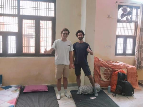 A la foto es mostra l'objecte Nidhivan Vatika Ashram situat a la ciutat de Vrindāvan.