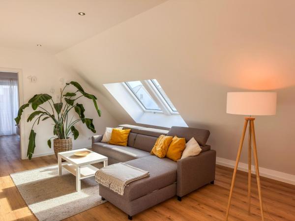 På billedet ses objektet Vyne Apartments - Dachterrasse - Grill - Parkplatz beliggende i byen Venningen.