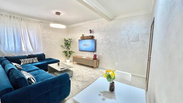 På billedet ses objektet T6 Luxury in Témara Discover a Comfortable Apartment beliggende i byen Témara.
