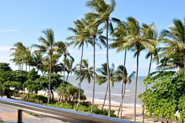 Auf dem Foto ist das Objekt Beachfront 3-Bed with Pool & Stunning Ocean Views in der Stadt Trinity Beach zu sehen.