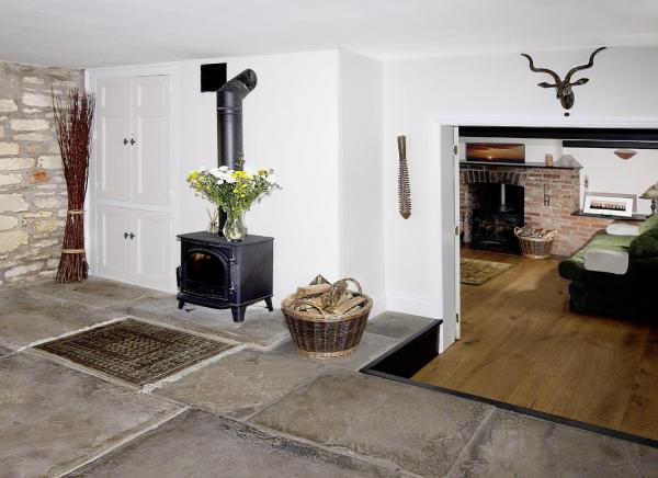 A la foto es mostra l'objecte Rose Cottage situat a la ciutat de Fenton.