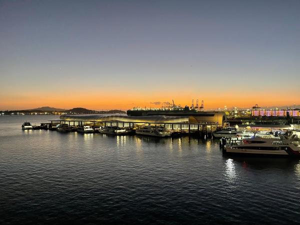 Princes Wharf - Spectacular Couple Getaway - 