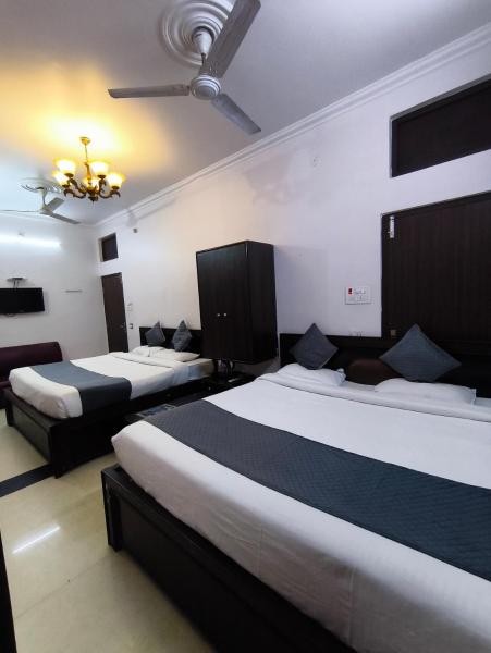 A la foto es mostra l'objecte hotel blue star situat a la ciutat de Varanasi.