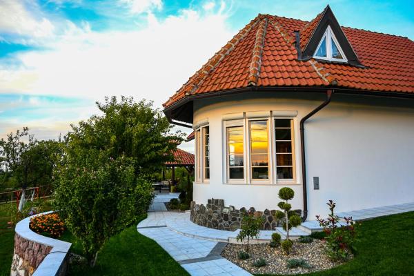 Na zdjęciu widoczny jest obiekt Villa Mira położony w mieście Barjaktarevići.