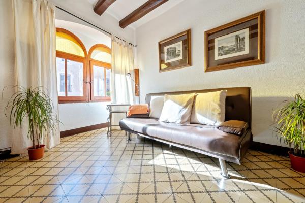 På bildet vises objektet Ca La Maria som ligger i byen Querol.