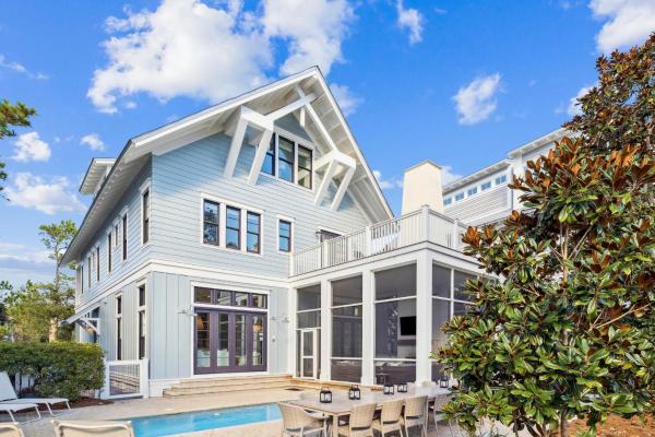 Private Pool, Lake Views, Great Outdoor Space - Lake District Home In Watercolor, Fl Home - Seagrove Beach, FL