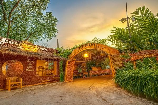 A la foto es mostra l'objecte Greenheart Garden View Camp Phuket situat a la ciutat de Kata Beach.