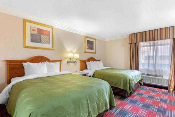 På billedet ses objektet Quality Inn & Suites Oceanside Near Camp Pendleton beliggende i byen Oceanside.