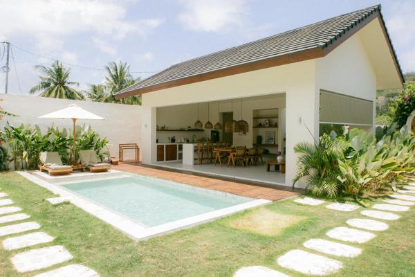 Summer Promo - 2 Br Villa, Big Pool & Garden - Lombok