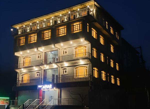 A la foto es mostra l'objecte Hotel Samar situat a la ciutat de Srinagar.