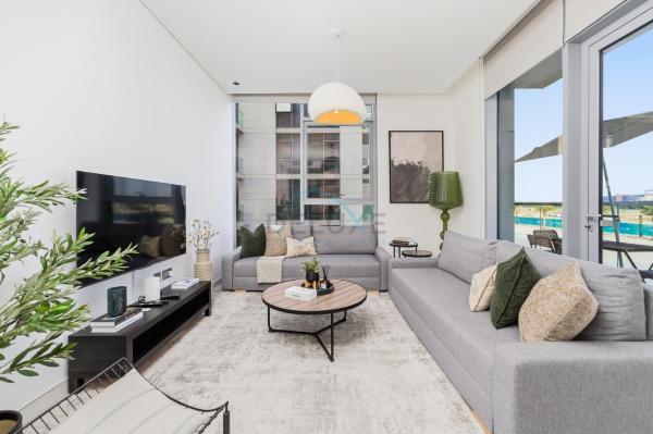 A la foto es mostra l'objecte Lagoon-Facing 1BR, Minutes from Downtown and Business Bay, Near Dubai Water Canal - District One Phase III Residences 18 by Deluxe Holiday Homes situat a la ciutat de Dubai.