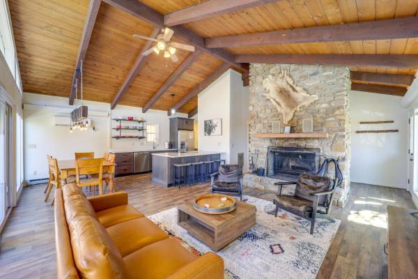 2 Mi To Beech Mtn Resort Family Home With Hot Tub! - 비치 마운틴