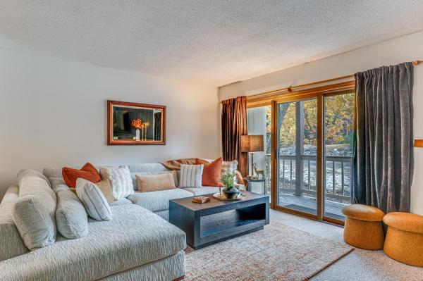 Ski, Hike & Unwind! Riverfront Getaway In Lincoln - New Hampshire