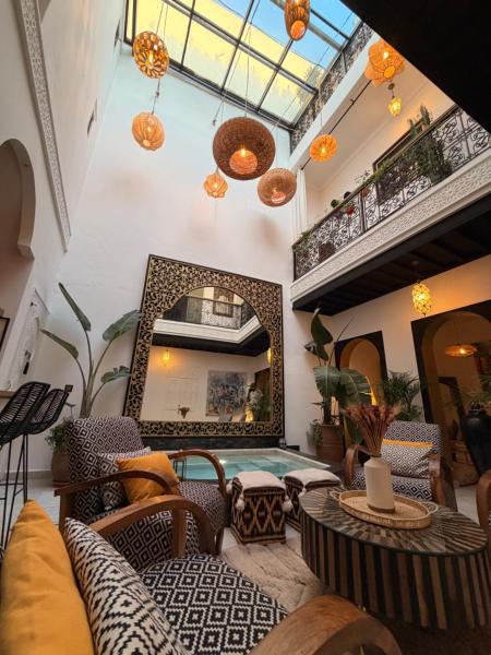 På billedet ses objektet Magnifique Riad Julilu Privatise au coeur de la Medina 11P beliggende i byen Marrakech.