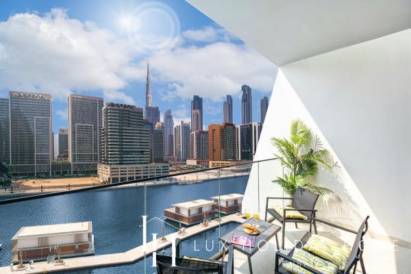 På billedet ses objektet LUX The Modern Binghatti Canal Suite beliggende i byen Dubai.