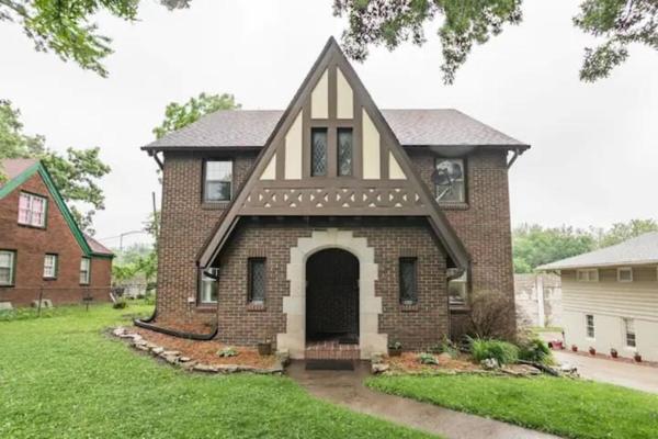A la foto es mostra l'objecte Entire Duplex 4br2ba Sleeps 8 Near Drake Uni situat a la ciutat de Windsor Heights.