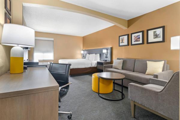 Comfort Inn & Suites Kansas City - Northeast, Kansas City