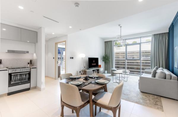 A la foto es mostra l'objecte Your Beachfront Escape Modern 1BR at Marina Vista situat a la ciutat de Dubai.