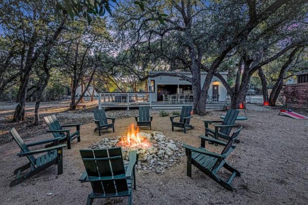 The Driftwoods | Clubhouse | Hot Tubs | Fire | Projector - Dripping Springs, TX