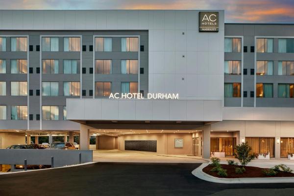 A la foto es mostra l'objecte AC Hotel by Marriott Durham Duke University situat a la ciutat de Durham.