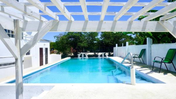 See Belize Waterside Sea View Apt For 6 With Kitchen, Balcony, Infinity Pool & Overwater Deck, 2nd Floor - Belize