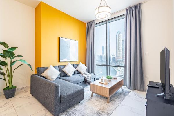 A la foto es mostra l'objecte Best Business Bay Location - Direct Views of Canal and Al Khail Racecourse - 1 min from Al Habtoor Palace situat a la ciutat de Dubai.