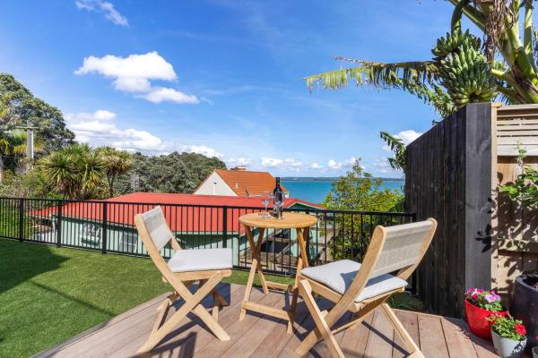 Point Chevalier Beach Studio With Ocean Views - Riverhead