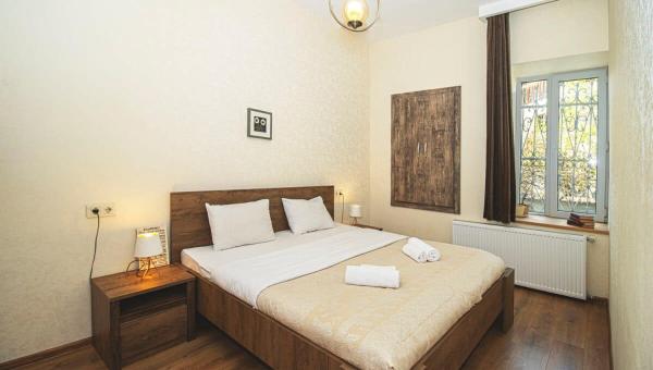 Foto 1: 1BR Apt in Old Tbilisi Near Liberty Square - By Wehost