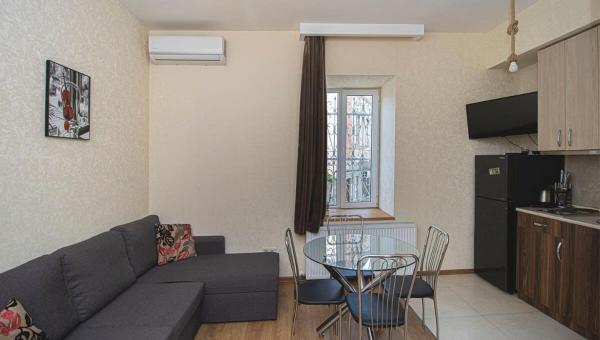 Foto 5: 1BR Apt in Old Tbilisi Near Liberty Square - By Wehost