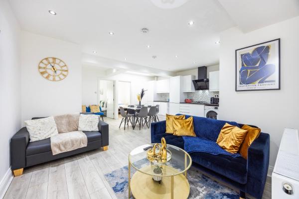 Three Bedroom Apartment By Dashh Properties Short Lets & Serviced Accommodation In Shepherds Bush Sleeps 9 With Free Wifi, Londra