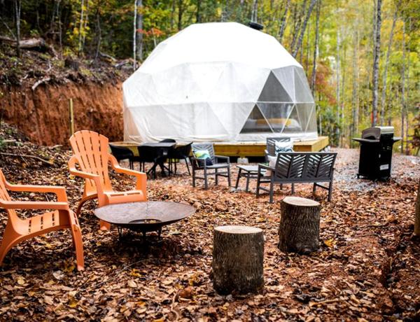 A la foto es mostra l'objecte Cozy Dome for Romntic Weekend in Tennessee situat a la ciutat de Jones Cove.