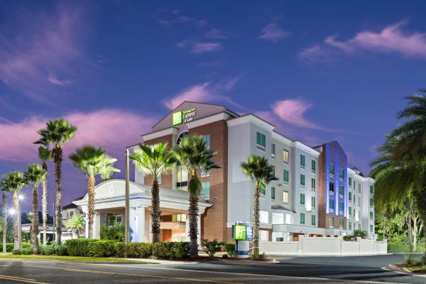 Nella foto è visibile l'oggetto Holiday Inn Express Hotel & Suites Chaffee - Jacksonville West by IHG situato nella città di Baldwin.