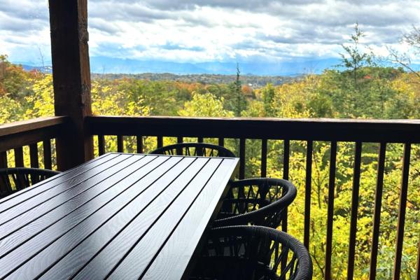 Mountain Views Hot Tub Pizza Oven 8 Guests - Sevierville, TN
