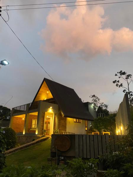 A la foto es mostra l'objecte Avons Residence Hanthana situat a la ciutat de Kandy.