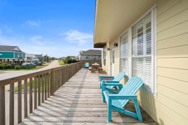 The Krusty Krab - Jamaica Beach, TX