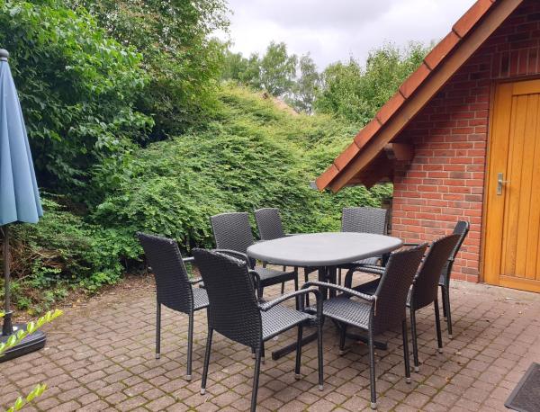 Haus 6 Natur Ferienpark, Ideal Für Senioren Und Familien Natur, Ruhe Und Leichte Wanderwege Direkt Vor Der Tür - Bad Driburg