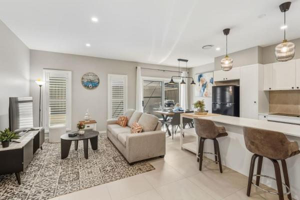 Modern Family Oasis Luxe With Balcony Ac And Backyard) - 索爾茲伯里