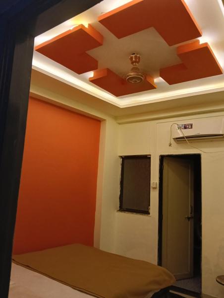 Nella foto è visibile l'oggetto Sahara yatri niwas situato nella città di Kolhapur.