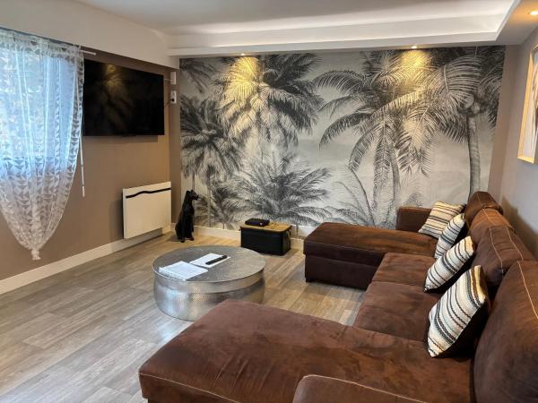 A la foto es mostra l'objecte Fécamp, Etretat, Yport, joli appartement tout près de la plage et de la gare, vous pouvez me contacter sur Les gîtes de SoleilMapou situat a la ciutat de Fécamp.