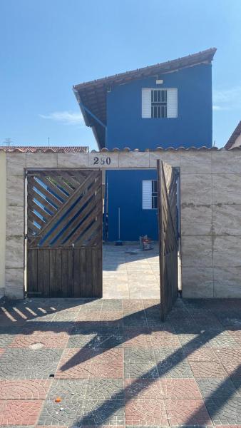 A la foto es mostra l'objecte Sobrado com Piscina Oliveira situat a la ciutat de Mongaguá.
