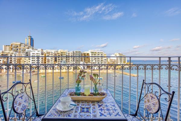 Elegant Seafront Apartment - Malta