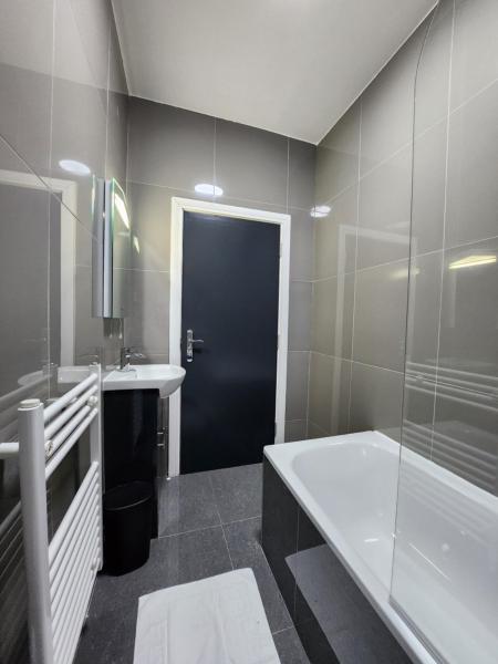 Foto 3: SuperValue Suite 9 - Fast WiFi, Hotel Linen, Keyless Entry, City only 10 Mins - BY PROPERTY PROMISE